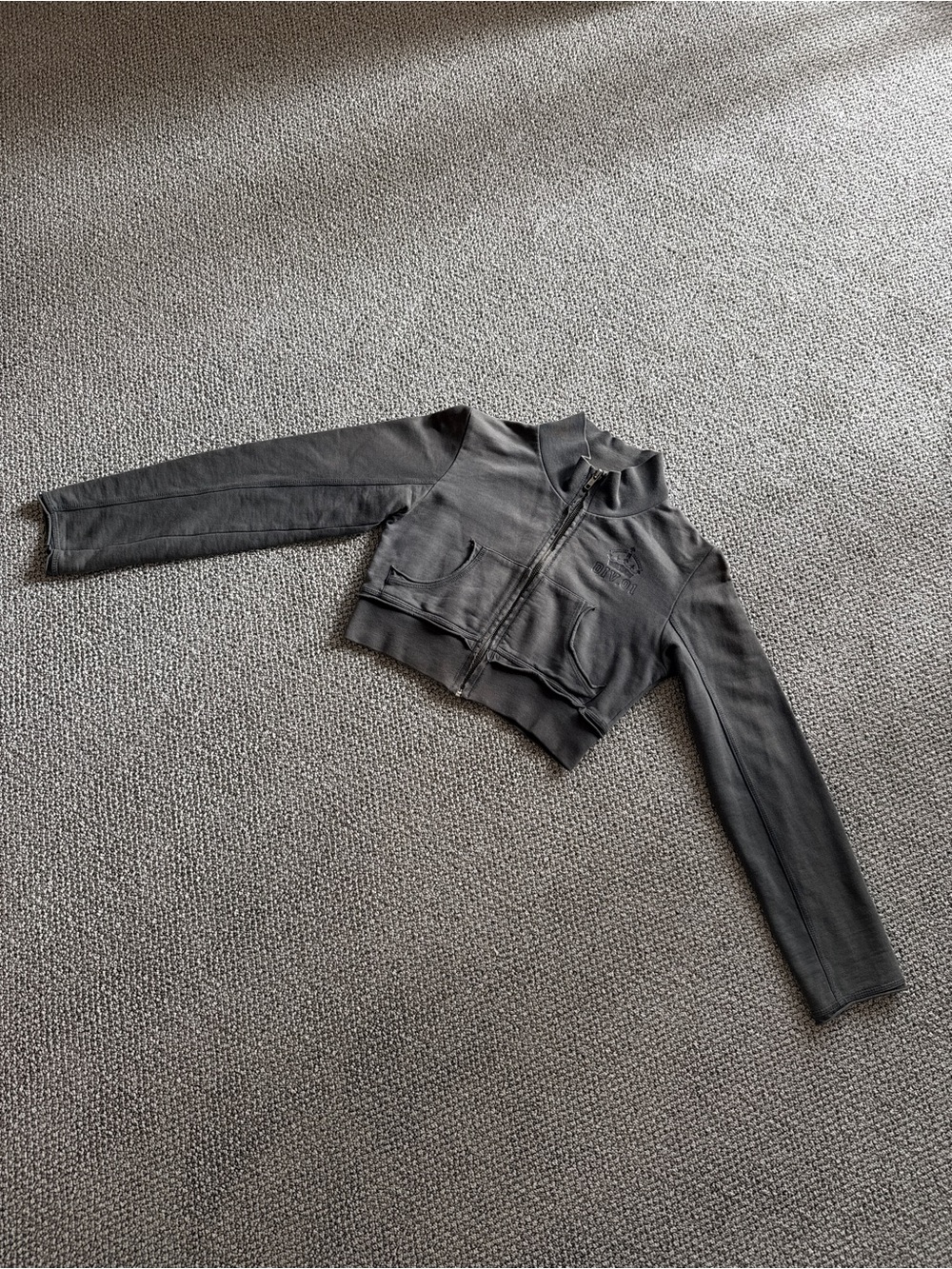 2000s Cropped Zipped Jacket - Picture 2 of 6